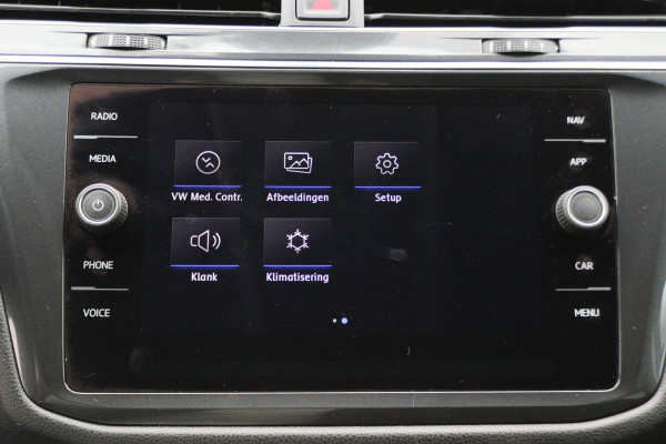Volkswagen Tiguan Allspace 1.5 TSI DSG Comfortline 7p. Climate, ACC, Camera, Apple Carplay, PDC, Trekhaak, 18'' Volkswagen Tiguan Allspace 1.5 TSI DSG Comfortline 7p. Climate, ACC, Camera, Apple Carplay, PDC, Trekhaak, 18''