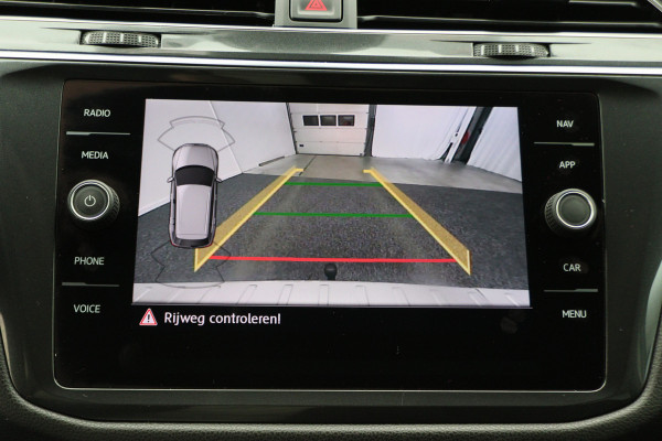 Volkswagen Tiguan Allspace 1.5 TSI DSG Comfortline 7p. Climate, ACC, Camera, Apple Carplay, PDC, Trekhaak, 18'' Volkswagen Tiguan Allspace 1.5 TSI DSG Comfortline 7p. Climate, ACC, Camera, Apple Carplay, PDC, Trekhaak, 18''
