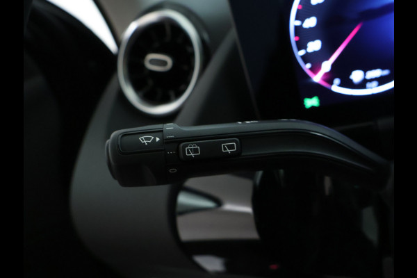Mercedes-Benz GLA 250 e Plug-In Hybride | Panoramadak | Distronic | Sound system | Parkeerpakket met achteruitrijcamera | Stuur en Stoelverwarming. Inclusief 24 maanden MB Certified garantie voor Europa.