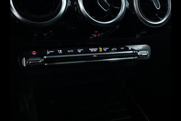 Mercedes-Benz GLA 250 e Plug-In Hybride | Panoramadak | Distronic | Sound system | Parkeerpakket met achteruitrijcamera | Stuur en Stoelverwarming. Inclusief 24 maanden MB Certified garantie voor Europa.