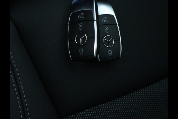 Mercedes-Benz GLA 250 e Plug-In Hybride | Panoramadak | Distronic | Sound system | Parkeerpakket met achteruitrijcamera | Stuur en Stoelverwarming. Inclusief 24 maanden MB Certified garantie voor Europa.