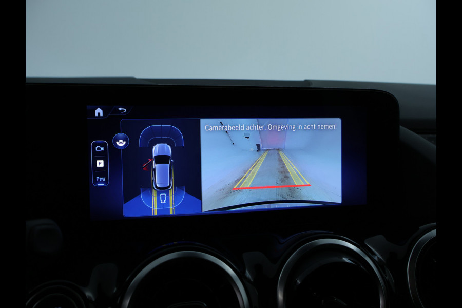 Mercedes-Benz GLA 250 e Plug-In Hybride | Panoramadak | Distronic | Sound system | Parkeerpakket met achteruitrijcamera | Stuur en Stoelverwarming. Inclusief 24 maanden MB Certified garantie voor Europa.