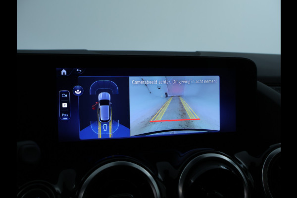 Mercedes-Benz GLA 250 e Plug-In Hybride | Panoramadak | Distronic | Sound system | Parkeerpakket met achteruitrijcamera | Stuur en Stoelverwarming. Inclusief 24 maanden MB Certified garantie voor Europa.