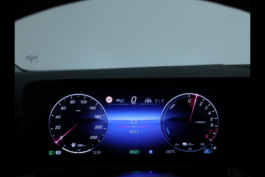 Mercedes-Benz GLA 250 e Plug-In Hybride | Panoramadak | Distronic | Sound system | Parkeerpakket met achteruitrijcamera | Stuur en Stoelverwarming. Inclusief 24 maanden MB Certified garantie voor Europa.