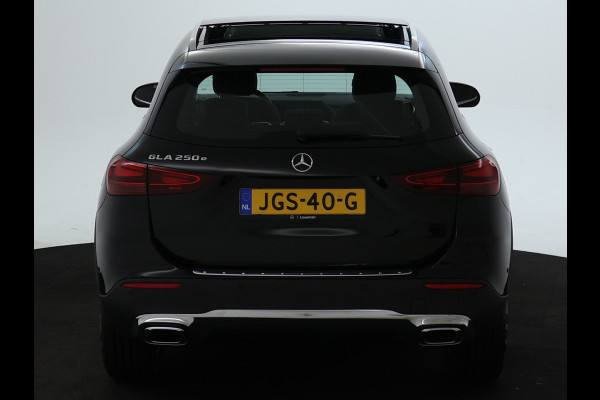 Mercedes-Benz GLA 250 e Plug-In Hybride | Panoramadak | Distronic | Sound system | Parkeerpakket met achteruitrijcamera | Stuur en Stoelverwarming. Inclusief 24 maanden MB Certified garantie voor Europa.