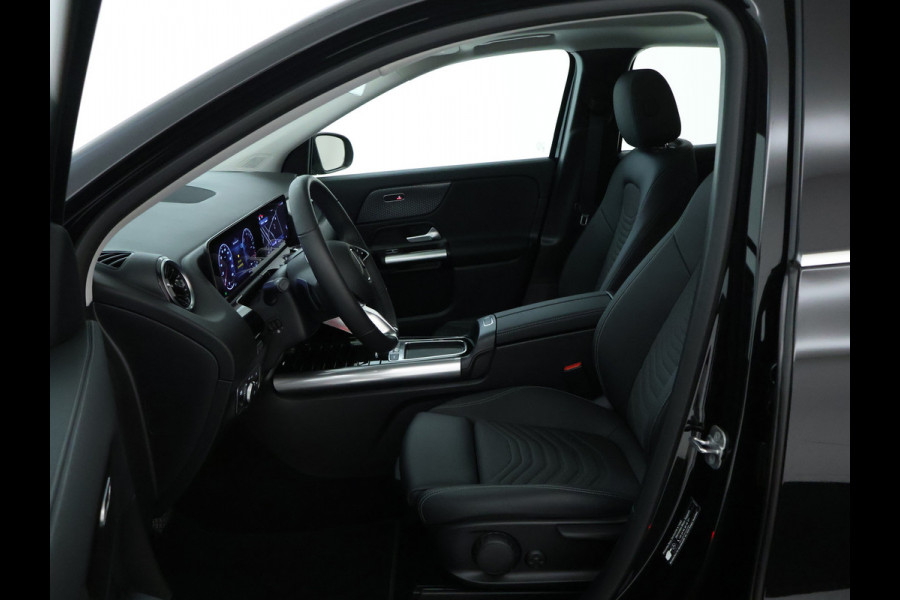 Mercedes-Benz GLA 250 e Plug-In Hybride | Panoramadak | Distronic | Sound system | Parkeerpakket met achteruitrijcamera | Stuur en Stoelverwarming. Inclusief 24 maanden MB Certified garantie voor Europa.