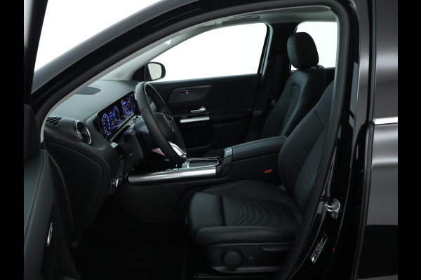 Mercedes-Benz GLA 250 e Plug-In Hybride | Panoramadak | Distronic | Sound system | Parkeerpakket met achteruitrijcamera | Stuur en Stoelverwarming. Inclusief 24 maanden MB Certified garantie voor Europa.