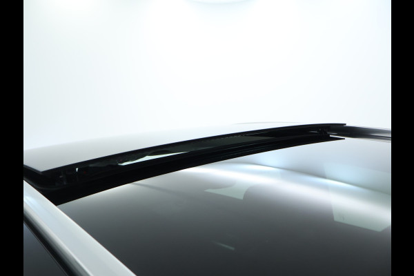 Mercedes-Benz GLA 250 e Plug-In Hybride | Panoramadak | Distronic | Sound system | Parkeerpakket met achteruitrijcamera | Stuur en Stoelverwarming. Inclusief 24 maanden MB Certified garantie voor Europa.