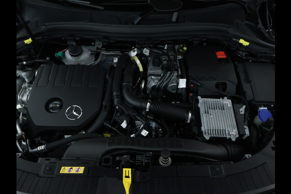 Mercedes-Benz GLA 250 e Plug-In Hybride | Panoramadak | Distronic | Sound system | Parkeerpakket met achteruitrijcamera | Stuur en Stoelverwarming. Inclusief 24 maanden MB Certified garantie voor Europa.