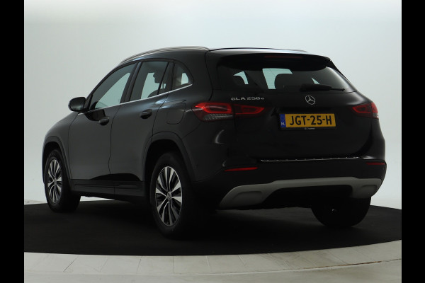 Mercedes-Benz GLA 250 e Plug-In Hybride Stoelverwarming voor | Easy Pack Kofferklep | Achteruitrijcamera | Elektrisch inklapbare buitenspiegels. Inclusief 24 maanden MB Certified garantie voor Europa.