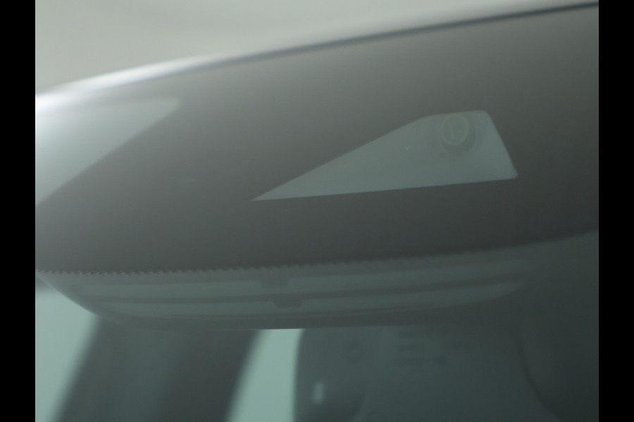 Mercedes-Benz GLA 250 e Plug-In Hybride Stoelverwarming voor | Easy Pack Kofferklep | Achteruitrijcamera | Elektrisch inklapbare buitenspiegels. Inclusief 24 maanden MB Certified garantie voor Europa.