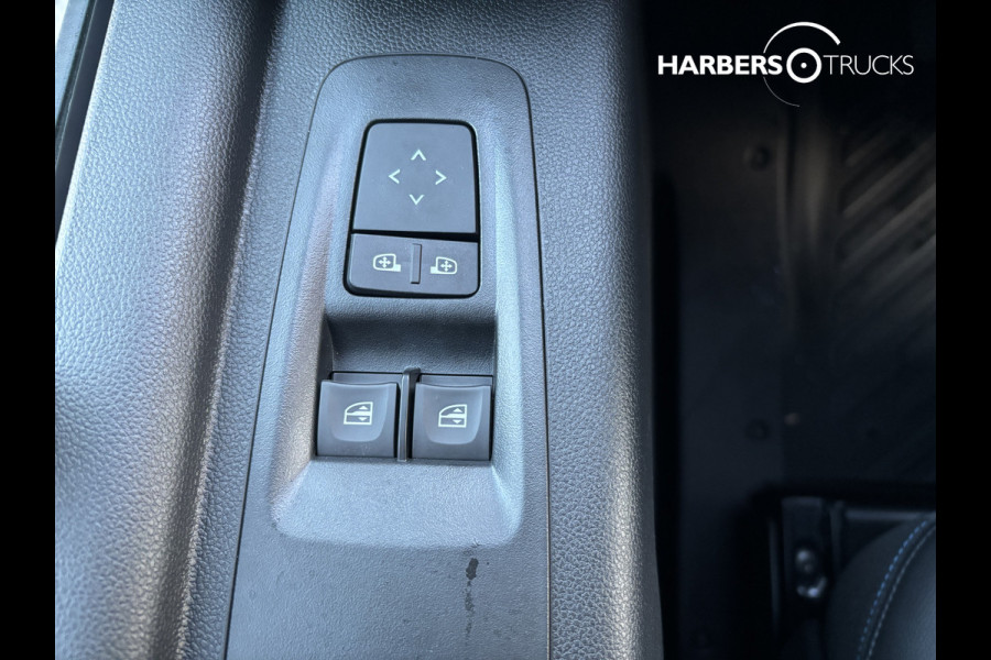 Renault Master Red Edition Carplay, Trekhaak, Sensoren rondom, Camera, Nieuw en BPM vrij! Renault Master Red Edition Carplay, Trekhaak, Sensoren rondom, Camera, Nieuw en BPM vrij!