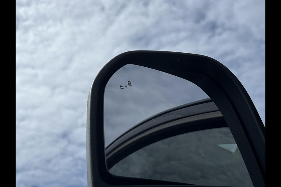 Ford Transit Custom 320 2.5 PHEV L2H1 Black Platinum DC ZUID | Ford Voorraad  | Prijs is excl. BTW incl. BPM  | incl. €4.422,- korting! | Dubbele cabine Snoeks leder | Full led | Dubbele zij-schuifdeur | Direct uit voorraad leverbaar! | Full options