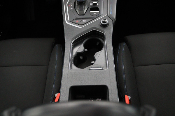 Lynk & Co 01 1.5*PLUG-IN*NAVI*PANO*CAM*ACC*CARPLAY*ECC*LED*