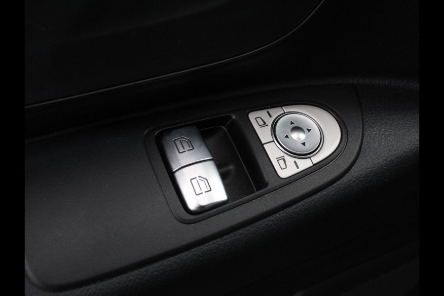 Mercedes-Benz Vito 119 CDI 190pk Automaat L2 Lang Navigatie Camera Apple Carplay Cruise control Trekhaak Leder Lichtmetalen Velgen Mercedes-Benz Vito 119 CDI 190pk Automaat L2 Lang Navigatie Camera Apple Carplay Cruise control Trekhaak Leder Lichtmetalen Velgen