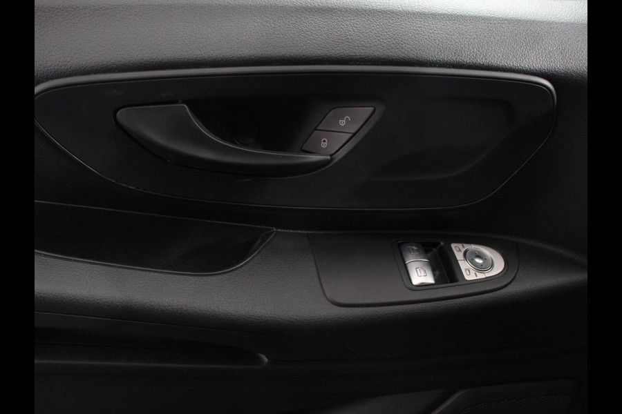 Mercedes-Benz Vito 119 CDI 190pk Automaat L2 Lang Navigatie Camera Apple Carplay Cruise control Trekhaak Leder Lichtmetalen Velgen Mercedes-Benz Vito 119 CDI 190pk Automaat L2 Lang Navigatie Camera Apple Carplay Cruise control Trekhaak Leder Lichtmetalen Velgen