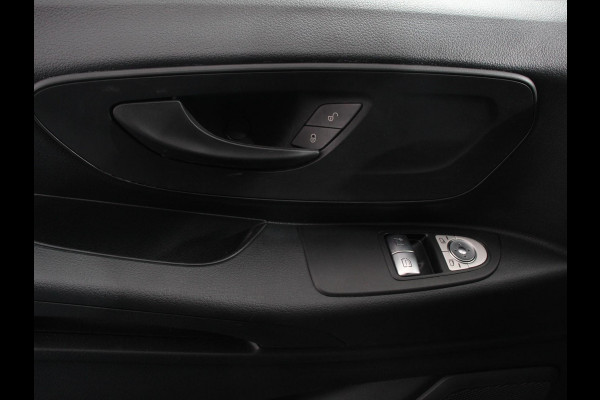 Mercedes-Benz Vito 119 CDI 190pk Automaat L2 Lang Navigatie Camera Apple Carplay Cruise control Trekhaak Leder Lichtmetalen Velgen Mercedes-Benz Vito 119 CDI 190pk Automaat L2 Lang Navigatie Camera Apple Carplay Cruise control Trekhaak Leder Lichtmetalen Velgen