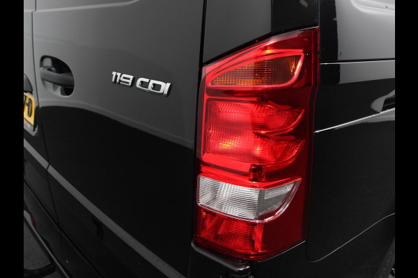 Mercedes-Benz Vito 119 CDI 190pk Automaat L2 Lang Navigatie Camera Apple Carplay Cruise control Trekhaak Leder Lichtmetalen Velgen Mercedes-Benz Vito 119 CDI 190pk Automaat L2 Lang Navigatie Camera Apple Carplay Cruise control Trekhaak Leder Lichtmetalen Velgen