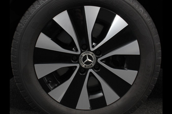 Mercedes-Benz Vito 119 CDI 190pk Automaat L2 Lang Navigatie Camera Apple Carplay Cruise control Trekhaak Leder Lichtmetalen Velgen Mercedes-Benz Vito 119 CDI 190pk Automaat L2 Lang Navigatie Camera Apple Carplay Cruise control Trekhaak Leder Lichtmetalen Velgen