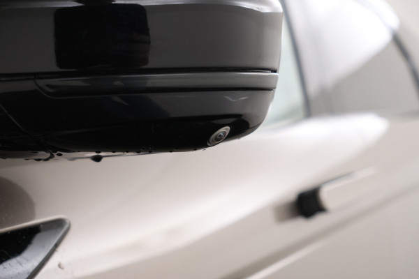 Land Rover Range Rover Evoque 1.5 P300e AWD R-Dynamic S Automaat, Climate, Adaptieve cruise Land Rover Range Rover Evoque 1.5 P300e AWD R-Dynamic S Automaat, Climate, Adaptieve cruise