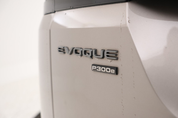 Land Rover Range Rover Evoque 1.5 P300e AWD R-Dynamic S Automaat, Climate, Adaptieve cruise Land Rover Range Rover Evoque 1.5 P300e AWD R-Dynamic S Automaat, Climate, Adaptieve cruise