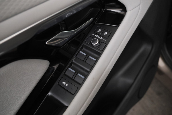 Land Rover Range Rover Evoque 1.5 P300e AWD R-Dynamic S Automaat, Climate, Adaptieve cruise Land Rover Range Rover Evoque 1.5 P300e AWD R-Dynamic S Automaat, Climate, Adaptieve cruise