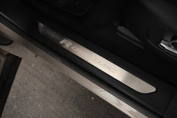 Land Rover Range Rover Evoque 1.5 P300e AWD R-Dynamic S Automaat, Climate, Adaptieve cruise Land Rover Range Rover Evoque 1.5 P300e AWD R-Dynamic S Automaat, Climate, Adaptieve cruise