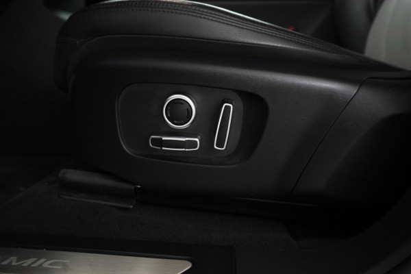 Land Rover Range Rover Evoque 1.5 P300e AWD R-Dynamic S Automaat, Climate, Adaptieve cruise Land Rover Range Rover Evoque 1.5 P300e AWD R-Dynamic S Automaat, Climate, Adaptieve cruise