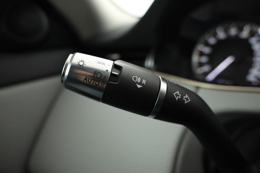 Land Rover Range Rover Evoque 1.5 P300e AWD R-Dynamic S Automaat, Climate, Adaptieve cruise Land Rover Range Rover Evoque 1.5 P300e AWD R-Dynamic S Automaat, Climate, Adaptieve cruise