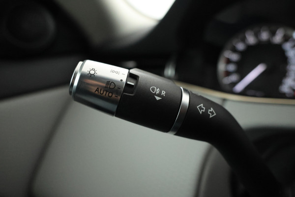 Land Rover Range Rover Evoque 1.5 P300e AWD R-Dynamic S Automaat, Climate, Adaptieve cruise Land Rover Range Rover Evoque 1.5 P300e AWD R-Dynamic S Automaat, Climate, Adaptieve cruise