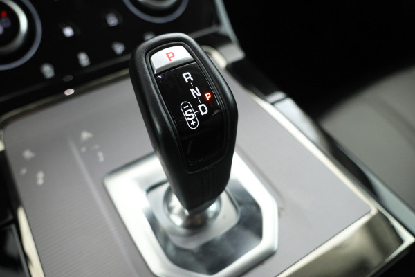 Land Rover Range Rover Evoque 1.5 P300e AWD R-Dynamic S Automaat, Climate, Adaptieve cruise Land Rover Range Rover Evoque 1.5 P300e AWD R-Dynamic S Automaat, Climate, Adaptieve cruise