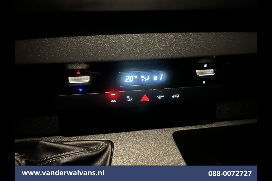 Mercedes-Benz Sprinter 315 CDI 150pk L3H2 Euro6 Airco | 360 Graden Camera | Apple Carplay | Navigatie Cruisecontrol, Android Auto, Stoelverwarming, Chauffeursstoel, Parkeersensoren, Bijrijdersbank Mercedes-Benz Sprinter 315 CDI 150pk L3H2 Euro6 Airco | 360 Graden Camera | Apple Carplay | Navigatie Cruisecontrol, Android Auto, Stoelverwarming, Chauffeursstoel, Parkeersensoren, Bijrijdersbank