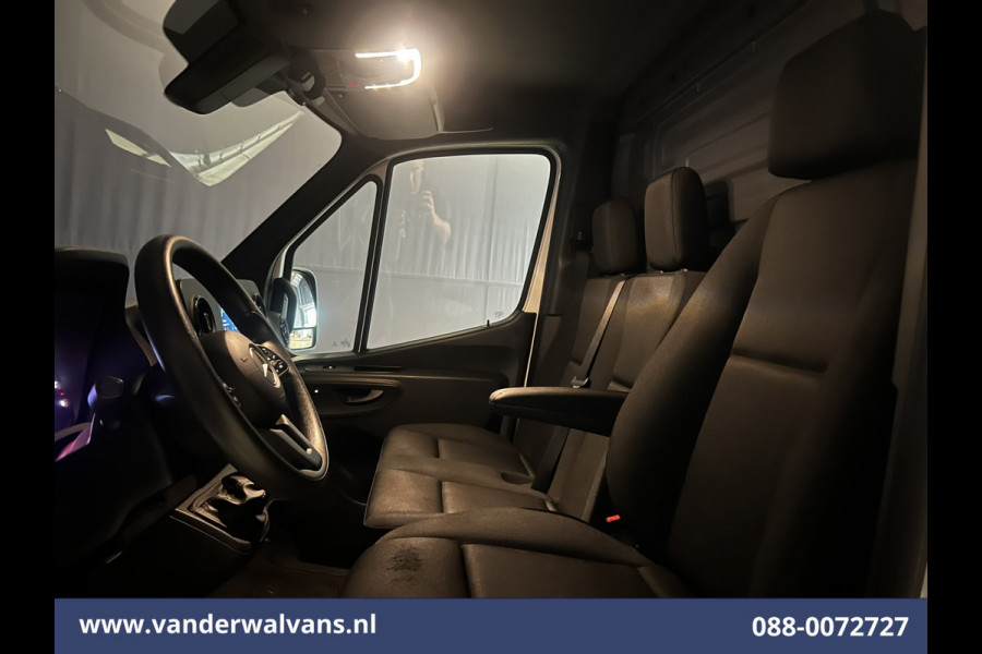 Mercedes-Benz Sprinter 315 CDI 150pk L3H2 Euro6 Airco | 360 Graden Camera | Apple Carplay | Navigatie Cruisecontrol, Android Auto, Stoelverwarming, Chauffeursstoel, Parkeersensoren, Bijrijdersbank Mercedes-Benz Sprinter 315 CDI 150pk L3H2 Euro6 Airco | 360 Graden Camera | Apple Carplay | Navigatie Cruisecontrol, Android Auto, Stoelverwarming, Chauffeursstoel, Parkeersensoren, Bijrijdersbank