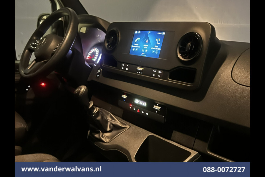 Mercedes-Benz Sprinter 315 CDI 150pk L3H2 Euro6 Airco | 360 Graden Camera | Apple Carplay | Navigatie Cruisecontrol, Android Auto, Stoelverwarming, Chauffeursstoel, Parkeersensoren, Bijrijdersbank Mercedes-Benz Sprinter 315 CDI 150pk L3H2 Euro6 Airco | 360 Graden Camera | Apple Carplay | Navigatie Cruisecontrol, Android Auto, Stoelverwarming, Chauffeursstoel, Parkeersensoren, Bijrijdersbank