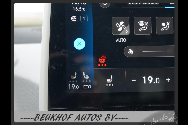 Volkswagen ID.3 First Plus 58 kWh Trekhaak Carplay Soh 94% Volkswagen ID.3 First Plus 58 kWh Trekhaak Carplay Soh 94%