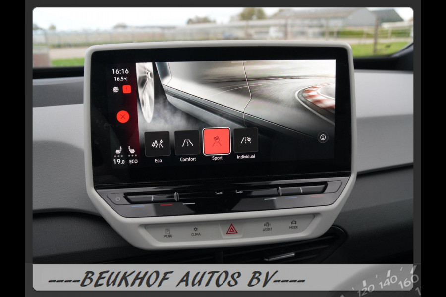 Volkswagen ID.3 First Plus 58 kWh Trekhaak Carplay Soh 94% Volkswagen ID.3 First Plus 58 kWh Trekhaak Carplay Soh 94%