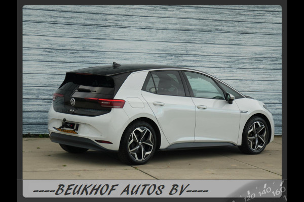 Volkswagen ID.3 First Plus 58 kWh Trekhaak Carplay Soh 94% Volkswagen ID.3 First Plus 58 kWh Trekhaak Carplay Soh 94%