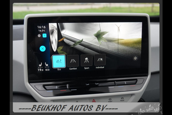 Volkswagen ID.3 First Plus 58 kWh Trekhaak Carplay Soh 94% Volkswagen ID.3 First Plus 58 kWh Trekhaak Carplay Soh 94%