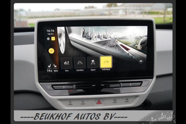 Volkswagen ID.3 First Plus 58 kWh Trekhaak Carplay Soh 94% Volkswagen ID.3 First Plus 58 kWh Trekhaak Carplay Soh 94%