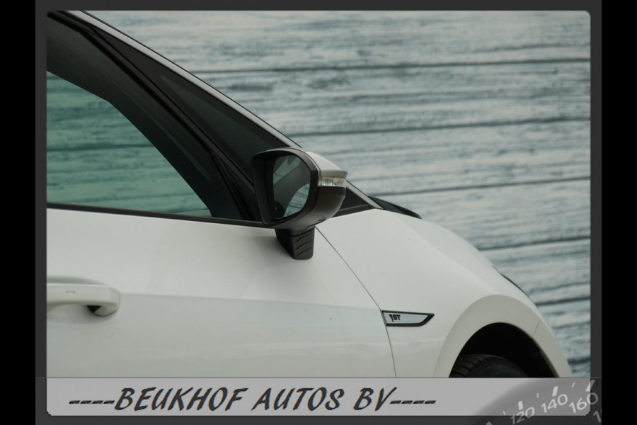 Volkswagen ID.3 First Plus 58 kWh Trekhaak Carplay Soh 94% Volkswagen ID.3 First Plus 58 kWh Trekhaak Carplay Soh 94%