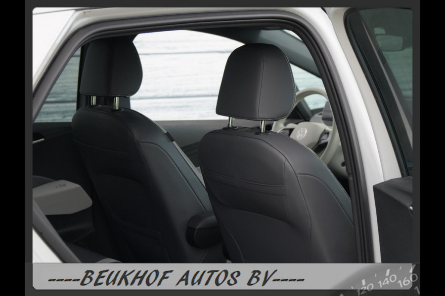 Volkswagen ID.3 First Plus 58 kWh Trekhaak Carplay Soh 94% Volkswagen ID.3 First Plus 58 kWh Trekhaak Carplay Soh 94%