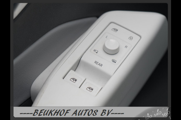 Volkswagen ID.3 First Plus 58 kWh Trekhaak Carplay Soh 94% Volkswagen ID.3 First Plus 58 kWh Trekhaak Carplay Soh 94%