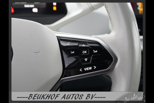 Volkswagen ID.3 First Plus 58 kWh Trekhaak Carplay Soh 94% Volkswagen ID.3 First Plus 58 kWh Trekhaak Carplay Soh 94%