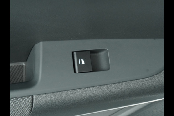 Kia Niro EV DynamicPlusLine 64.8 kWh - Navigatie - Stoel/Stuurverwarming - Adaptief Cruise Control - Schuif/Kanteldak - Fabrieksgarantie Tot 2031 Kia Niro EV DynamicPlusLine 64.8 kWh - Navigatie - Stoel/Stuurverwarming - Adaptief Cruise Control - Schuif/Kanteldak - Fabrieksgarantie Tot 2031