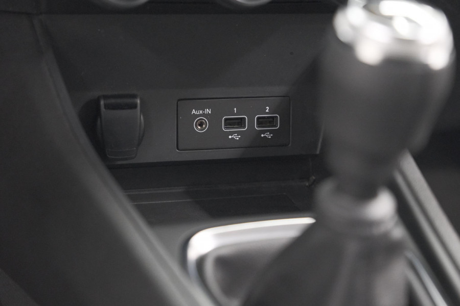 Renault Captur TCe 90 Zen | Camera | Apple Carplay | Parkeersensoren | Navigatie Renault Captur TCe 90 Zen | Camera | Apple Carplay | Parkeersensoren | Navigatie