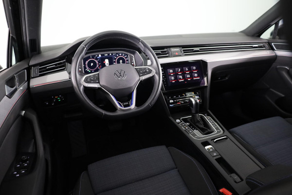 Volkswagen Passat Variant 1.4 TSI PHEV GTE Business 218 pk Automaat (DSG) | Trekhaak | Panoramadak | Parkeersensoren (Park assist) | Achteruitrijcamera | Adaptieve cruise control | Stoelverwarming | Volkswagen Passat Variant 1.4 TSI PHEV GTE Business 218 pk Automaat (DSG) | Trekhaak | Panoramadak | Parkeersensoren (Park assist) | Achteruitrijcamera | Adaptieve cruise control | Stoelverwarming |