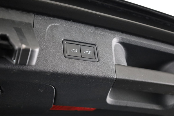 Volkswagen Passat Variant 1.4 TSI PHEV GTE Business 218 pk Automaat (DSG) | Trekhaak | Panoramadak | Parkeersensoren (Park assist) | Achteruitrijcamera | Adaptieve cruise control | Stoelverwarming | Volkswagen Passat Variant 1.4 TSI PHEV GTE Business 218 pk Automaat (DSG) | Trekhaak | Panoramadak | Parkeersensoren (Park assist) | Achteruitrijcamera | Adaptieve cruise control | Stoelverwarming |