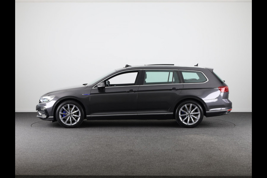 Volkswagen Passat Variant 1.4 TSI PHEV GTE Business 218 pk Automaat (DSG) | Trekhaak | Panoramadak | Parkeersensoren (Park assist) | Achteruitrijcamera | Adaptieve cruise control | Stoelverwarming | Volkswagen Passat Variant 1.4 TSI PHEV GTE Business 218 pk Automaat (DSG) | Trekhaak | Panoramadak | Parkeersensoren (Park assist) | Achteruitrijcamera | Adaptieve cruise control | Stoelverwarming |