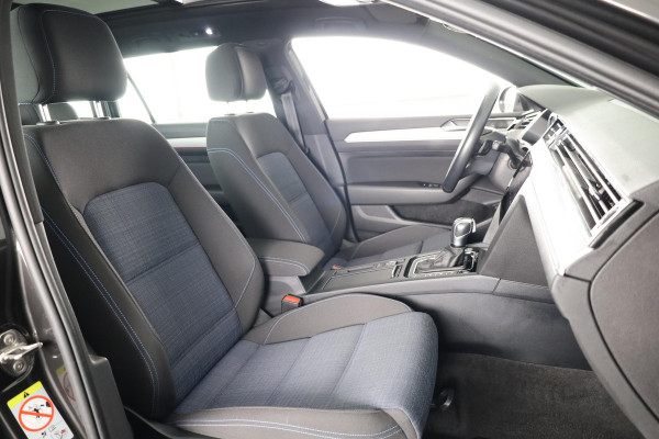 Volkswagen Passat Variant 1.4 TSI PHEV GTE Business 218 pk Automaat (DSG) | Trekhaak | Panoramadak | Parkeersensoren (Park assist) | Achteruitrijcamera | Adaptieve cruise control | Stoelverwarming | Volkswagen Passat Variant 1.4 TSI PHEV GTE Business 218 pk Automaat (DSG) | Trekhaak | Panoramadak | Parkeersensoren (Park assist) | Achteruitrijcamera | Adaptieve cruise control | Stoelverwarming |