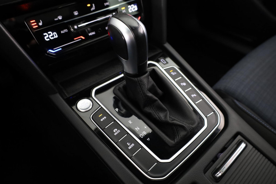 Volkswagen Passat Variant 1.4 TSI PHEV GTE Business 218 pk Automaat (DSG) | Trekhaak | Panoramadak | Parkeersensoren (Park assist) | Achteruitrijcamera | Adaptieve cruise control | Stoelverwarming | Volkswagen Passat Variant 1.4 TSI PHEV GTE Business 218 pk Automaat (DSG) | Trekhaak | Panoramadak | Parkeersensoren (Park assist) | Achteruitrijcamera | Adaptieve cruise control | Stoelverwarming |